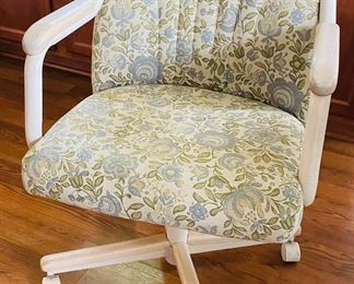 35_____$250 	"
Kitchen table 42""round + 1 leave 17"""		