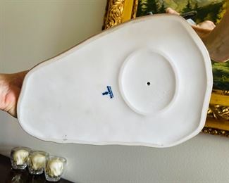 38_____$250 	
Lladro 1383 China lady in rikshaw 15x13x9 - missing finger -AS is 