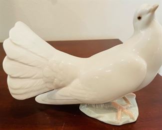 _____$25 	
Lladro the Dove 44	`	