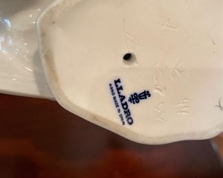 _____$25 	
Lladro the Dove 44	`	