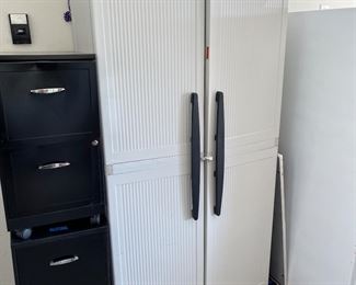 $90 Rubbermaid cabinet 