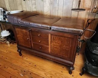https://bit.ly/C2C04302023
FANTASTIC Antique & Collectible Estate Auction. All selling in an online estate auction ending on April 30th at 7pm, click the link to view the auction catalog, click "Quick Bid" on any lot in the auction and follow the prompts to register and bid to win!