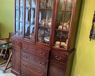 https://bit.ly/C2C04302023
FANTASTIC Antique & Collectible Estate Auction. All selling in an online estate auction ending on April 30th at 7pm, click the link to view the auction catalog, click "Quick Bid" on any lot in the auction and follow the prompts to register and bid to win!