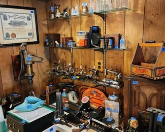 https://bit.ly/C2C04302023
FANTASTIC Antique & Collectible Estate Auction. All selling in an online estate auction ending on April 30th at 7pm, click the link to view the auction catalog, click "Quick Bid" on any lot in the auction and follow the prompts to register and bid to win!