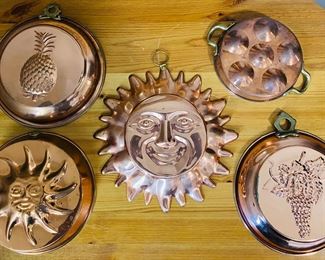 Vintage Copper Bake Mould’s / Egg Poacher / Brass / Wall Hang Collectible 