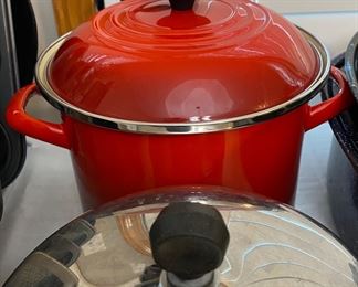Le Creuset Red Orange Flame Enamel 7.25 Quart Round Dutch Oven 