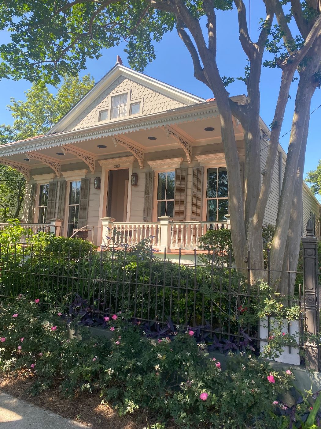 H&H ESTATE SALE in New Orleans, LA starts on 4/29/2023