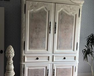 ARMOIRE