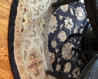 ROUND AREA RUG
