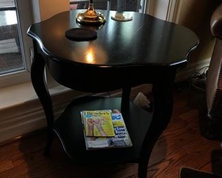 END TABLE AND DECOR