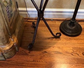 ROUND METAL END TABLE