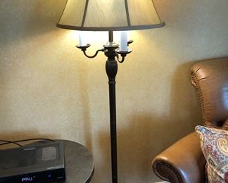 FLOOR LAMP