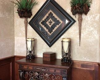 SIDE TABLE AND DECOR