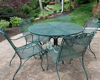 METAL PATIO SET (Just added Thursday)