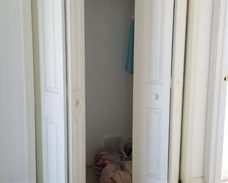 Bi-fold closet doors