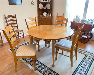 Maple dining table  with leaf - 4 chairs (not original to set) 