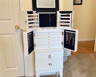Jewelry cabinet