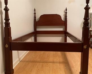 Pair (2) Four Poster Twin Beds