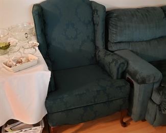 Wing chair 