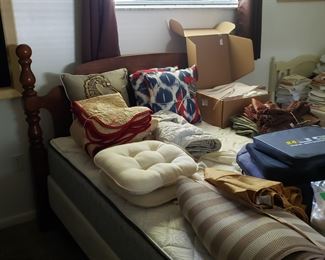 Queen Cannonball bed 