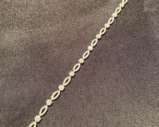 14 kt white gold and diamond 7.5" bracelet 