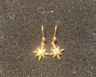 Diamond and 14 kt yellow gold