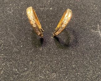 14 kt yellow gold earrings with diamonds 