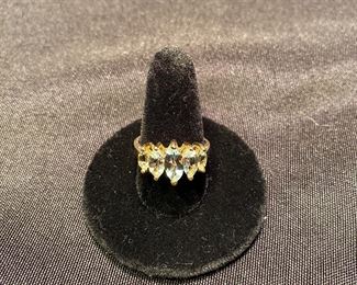 10 karat with aquamarines