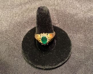 10 kt emerald and diamond