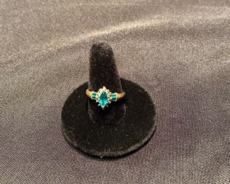 10 kt with emeralds and diamonds