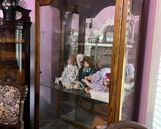 modern display case w light and opens from the side