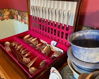 silverware set community