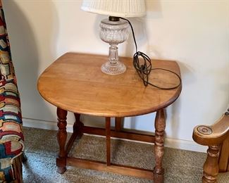 Maple drop leaf table