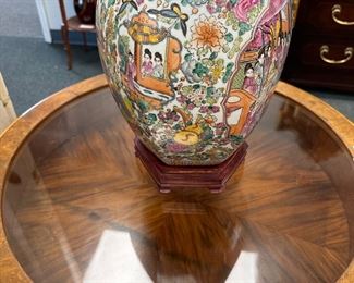 Antique Chinese vase/ginger jar no lid