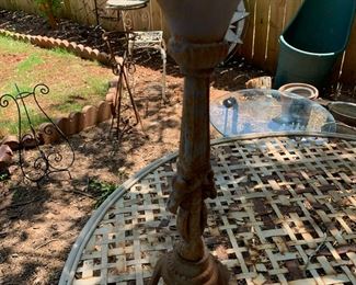 #130	 iron stand 20 tall 	 $20.00 			
