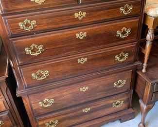 #163	5 drawer chest  of drawers  cabinet wood 38x19x53	 $125.00 	 	
