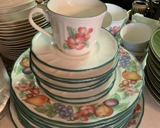 #193	epoch brand fruit rim 33 pieces 	 $60.00 			
