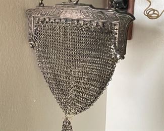 !920's? Deco Chainmail Purse