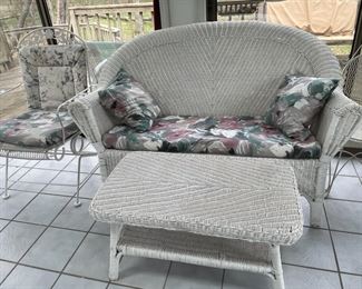 Nice and Newer Sunroom or Patio Furniture