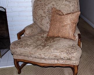 VINTAGE ARMCHAIR