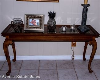 CONSOLE TABLE