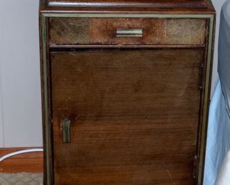 VINTAGE CABINET