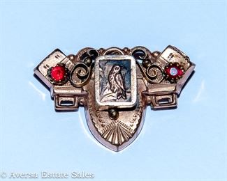 VICTORIAN BROOCHES