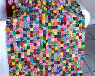 VINTAGE YOYO QUILT