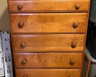 Maple chest of drawers