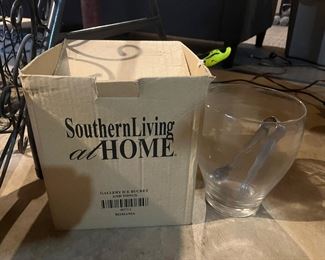 Decor and kitchen items.....