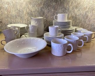 Blanc Sur Blanc Dish Set by Farberware