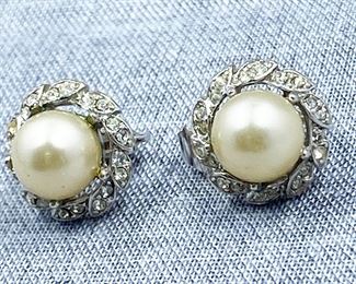 Pearl Like Rhinestone Earrings