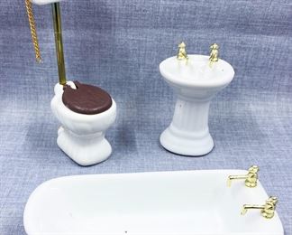 Victorian Style Doll House Commode, Claw Foot Tub and Sink Made in Taiwan