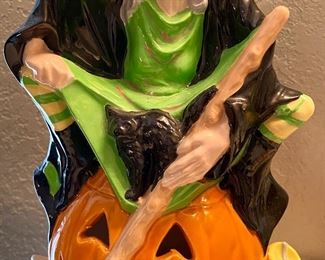 Halloween Byron Mold Company Witch with Black Cat Lighted Jack O Lantern Figurine